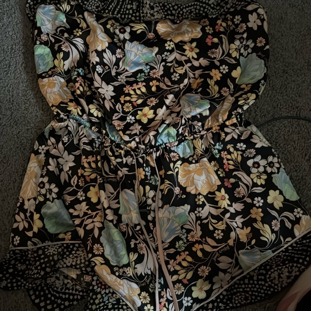 VS large silk Pjs